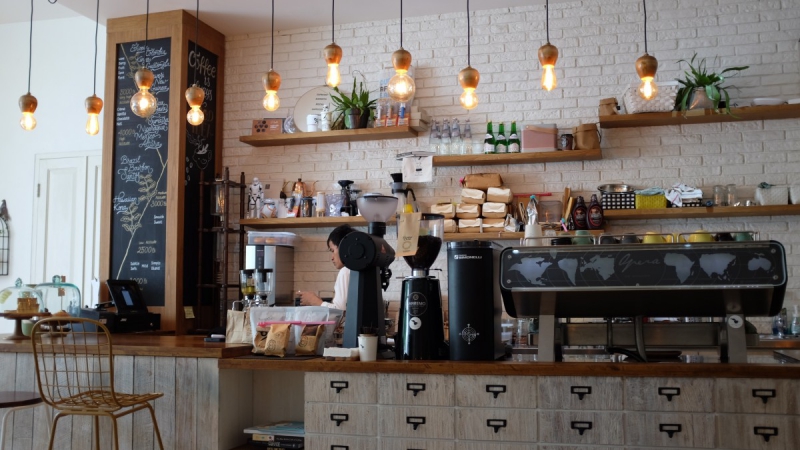 boutique-CUERS-min_coffee_shop_light_cafe_coffee_shop-32620